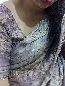 Snapshot of Urmila_bhabhii chatting on 05-11-26, 03:45 Urmila bhabhii online show from 05-11-26, 03:45