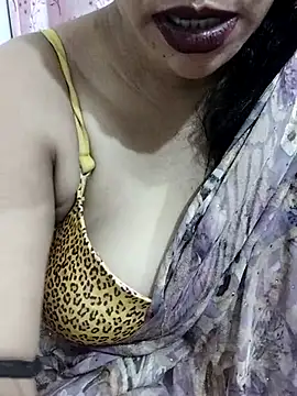 Snapshot of Urmila_bhabhii chatting on 05-12-26, 03:20 Urmila bhabhii online show from 05-12-26, 03:20