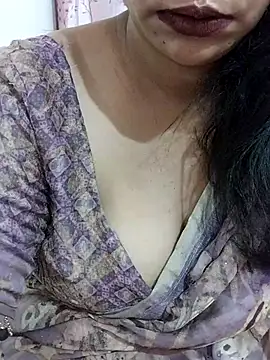 Snapshot of Urmila_bhabhii chatting on 05-14-26, 03:13 Urmila bhabhii online show from 05-14-26, 03:13