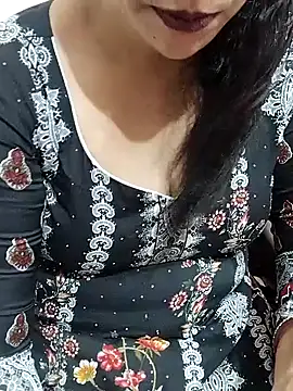 Snapshot of Urmila_bhabhii chatting on 06-07-26, 03:54 Urmila bhabhii online show from 06-07-26, 03:54