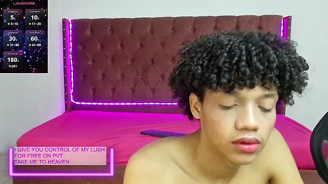 Snapshot of jony_honey chatting on 02-14-25, 02:02 jony honey online show from 02-14-25, 02:02