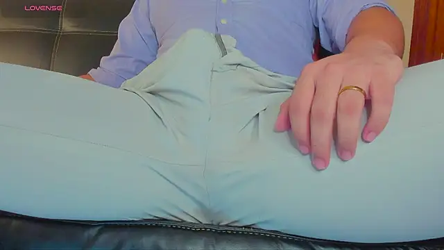 Snapshot of MrLonely02 chatting on 12-17-24, 01:50 MrLonely02 online show from 12-17-24, 01:50