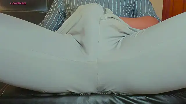 Snapshot of MrLonely02 chatting on 12-19-24, 02:01 MrLonely02 online show from 12-19-24, 02:01