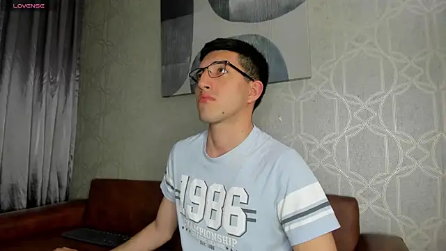 Un Slutty online show from 10-24-25, 06:59