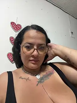 Snapshot of KarllaWalker chatting on 05-27-26, 01:24 KarllaWalker online show from 05-27-26, 01:24