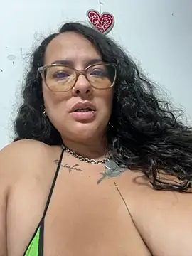 Snapshot of KarllaWalker chatting on 06-09-26, 01:17 KarllaWalker online show from 06-09-26, 01:17