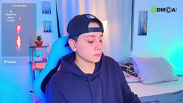 aron wi online show from 10-10-25, 03:33