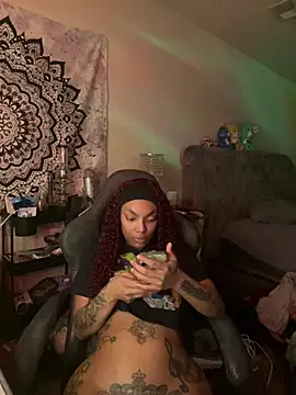 butterflybootyy online show from 12-17-24, 08:12