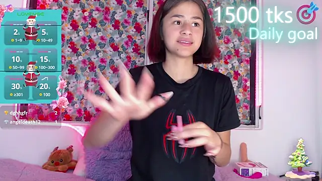 Snapshot of -Gwen- chatting on 12-28-24, 06:06 -Gwen- online show from 12-28-24, 06:06