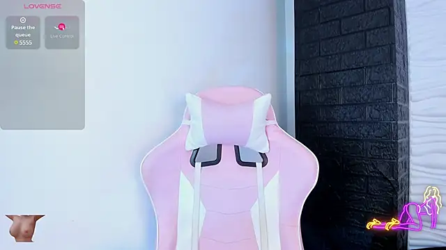 Snapshot of Bella_reaset18 chatting on 12-05-24, 06:55 Bella reaset18 online show from 12-05-24, 06:55