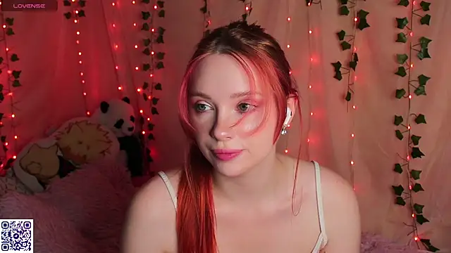 Snapshot of YourSkyAni chatting on 11-08-25, 12:27 YourSkyAni online show from 11-08-25, 12:27