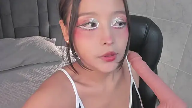 Snapshot of Teen_sofia_ chatting on 02-08-25, 11:34 Teen sofia  online show from 02-08-25, 11:34