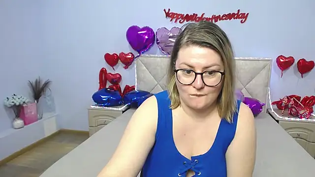 Snapshot of ZannaDreil chatting on 02-19-25, 05:49 ZannaDreil online show from 02-19-25, 05:49