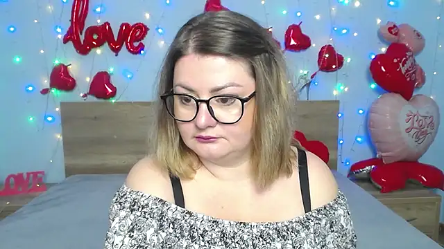 Snapshot of ZannaDreil chatting on 02-19-25, 07:16 ZannaDreil online show from 02-19-25, 07:16