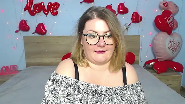 Snapshot of ZannaDreil chatting on 02-19-25, 10:20 ZannaDreil online show from 02-19-25, 10:20