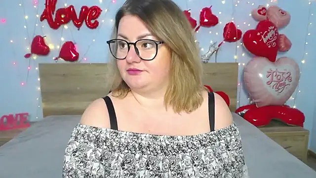 Snapshot of ZannaDreil chatting on 02-20-25, 01:25 ZannaDreil online show from 02-20-25, 01:25