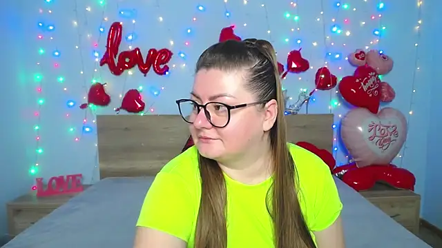 Snapshot of ZannaDreil chatting on 02-20-25, 07:08 ZannaDreil online show from 02-20-25, 07:08