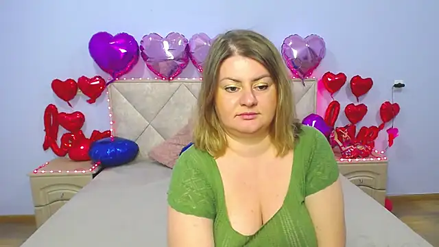 Snapshot of ZannaDreil chatting on 02-24-25, 10:03 ZannaDreil online show from 02-24-25, 10:03