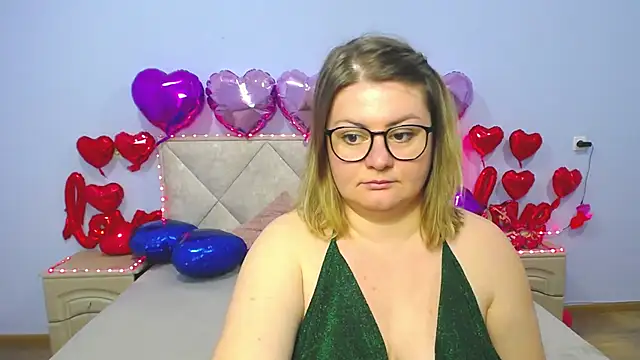 Snapshot of ZannaDreil chatting on 02-25-25, 01:09 ZannaDreil online show from 02-25-25, 01:09