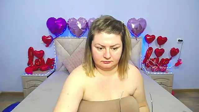 Snapshot of ZannaDreil chatting on 02-26-25, 07:20 ZannaDreil online show from 02-26-25, 07:20