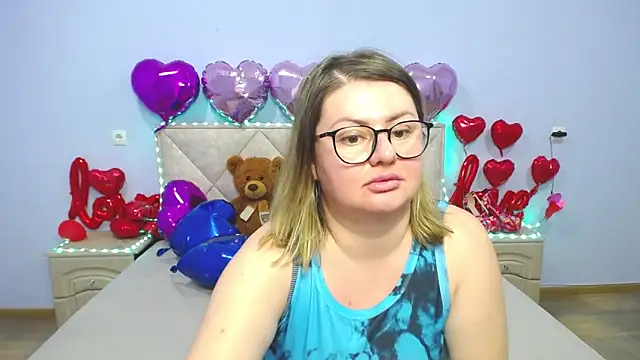 Snapshot of ZannaDreil chatting on 03-04-25, 05:21 ZannaDreil online show from 03-04-25, 05:21