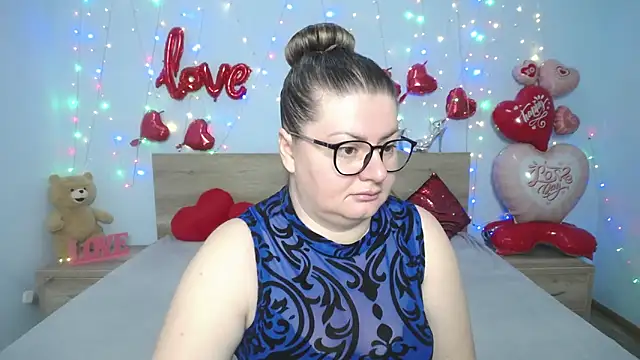 Snapshot of ZannaDreil chatting on 03-05-25, 06:56 ZannaDreil online show from 03-05-25, 06:56