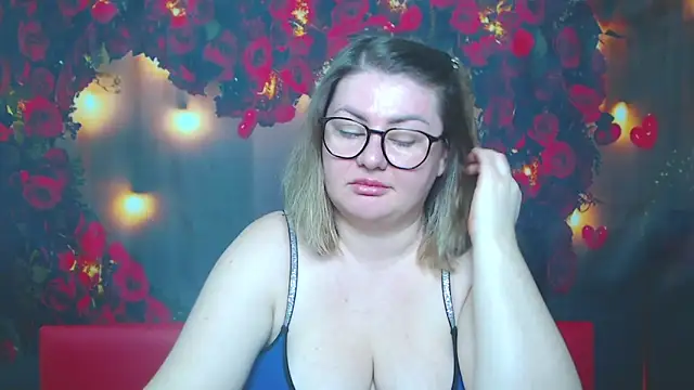 Snapshot of ZannaDreil chatting on 03-09-25, 02:29 ZannaDreil online show from 03-09-25, 02:29