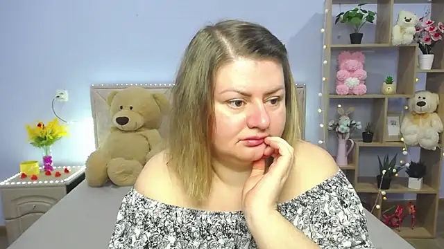 Snapshot of ZannaDreil chatting on 03-11-25, 07:14 ZannaDreil online show from 03-11-25, 07:14