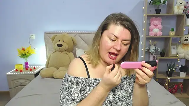 Snapshot of ZannaDreil chatting on 03-12-25, 04:41 ZannaDreil online show from 03-12-25, 04:41