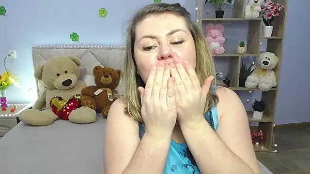 Snapshot of ZannaDreil chatting on 03-14-25, 10:07 ZannaDreil online show from 03-14-25, 10:07