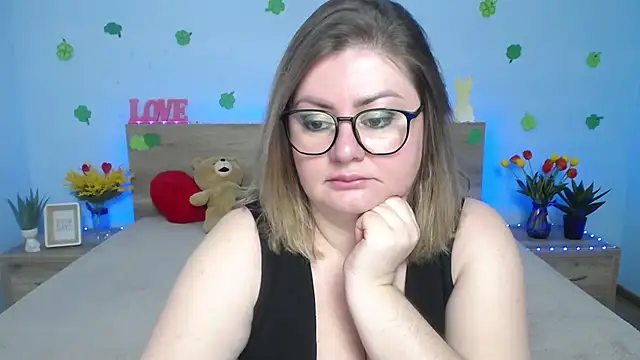 Snapshot of ZannaDreil chatting on 03-17-25, 07:04 ZannaDreil online show from 03-17-25, 07:04