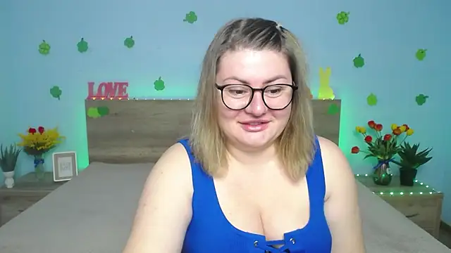 Snapshot of ZannaDreil chatting on 03-22-25, 07:09 ZannaDreil online show from 03-22-25, 07:09