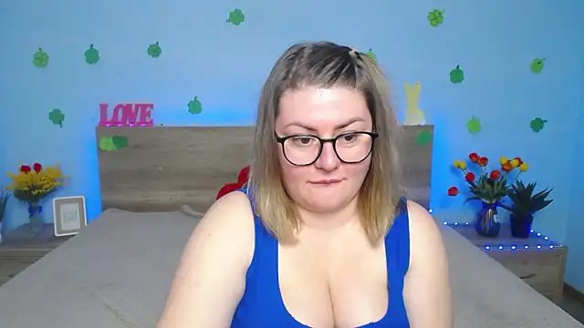 Snapshot of ZannaDreil chatting on 03-22-25, 10:15 ZannaDreil online show from 03-22-25, 10:15