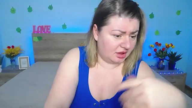 Snapshot of ZannaDreil chatting on 03-23-25, 01:20 ZannaDreil online show from 03-23-25, 01:20