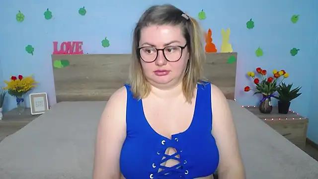 Snapshot of ZannaDreil chatting on 03-23-25, 04:27 ZannaDreil online show from 03-23-25, 04:27