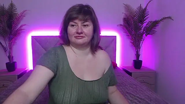 Snapshot of ZannaDreil chatting on 09-18-25, 11:56 ZannaDreil online show from 09-18-25, 11:56