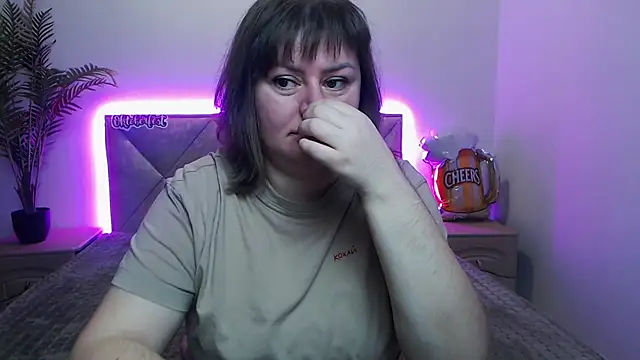 Snapshot of ZannaDreil chatting on 09-24-25, 06:11 ZannaDreil online show from 09-24-25, 06:11