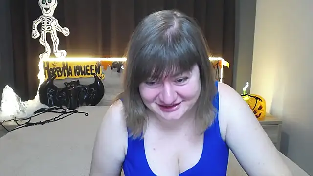 Snapshot of ZannaDreil chatting on 10-18-25, 06:30 ZannaDreil online show from 10-18-25, 06:30