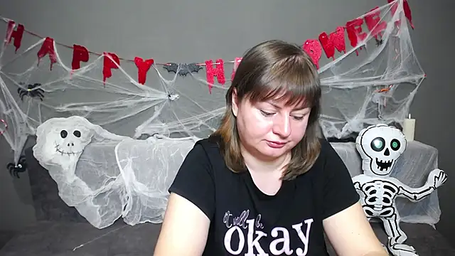 Snapshot of ZannaDreil chatting on 10-19-25, 06:08 ZannaDreil online show from 10-19-25, 06:08