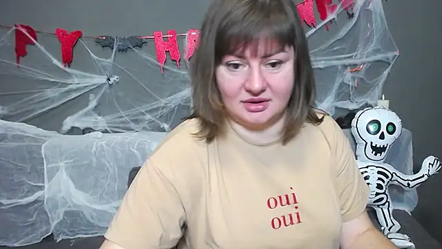 Snapshot of ZannaDreil chatting on 10-21-25, 06:19 ZannaDreil online show from 10-21-25, 06:19