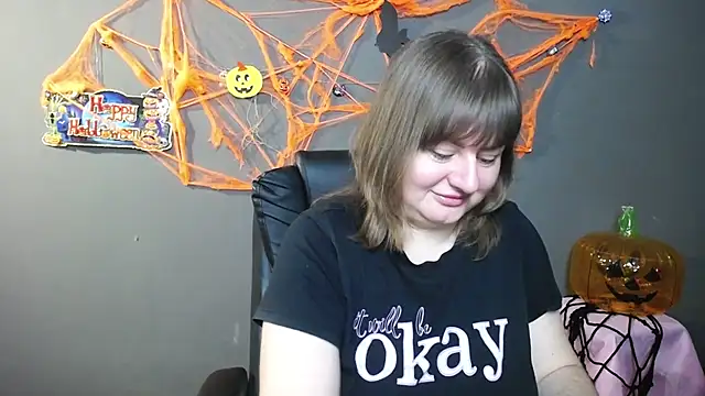 Snapshot of ZannaDreil chatting on 10-22-25, 06:07 ZannaDreil online show from 10-22-25, 06:07