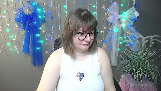 Snapshot of ZannaDreil chatting on 11-15-25, 07:10 ZannaDreil online show from 11-15-25, 07:10