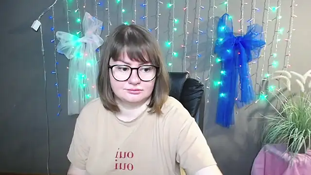 Snapshot of ZannaDreil chatting on 11-24-25, 06:51 ZannaDreil online show from 11-24-25, 06:51