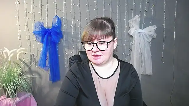 Snapshot of ZannaDreil chatting on 11-25-25, 07:14 ZannaDreil online show from 11-25-25, 07:14