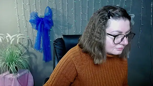 Snapshot of ZannaDreil chatting on 11-28-25, 07:05 ZannaDreil online show from 11-28-25, 07:05