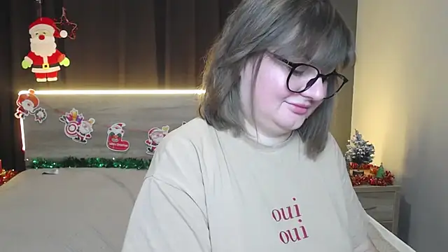 Snapshot of ZannaDreil chatting on 12-13-25, 07:53 ZannaDreil online show from 12-13-25, 07:53