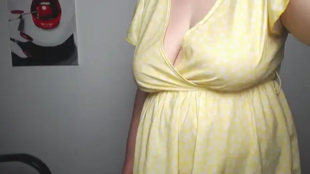 Snapshot of ZannaDreil chatting on 05-27-26, 01:57 ZannaDreil online show from 05-27-26, 01:57