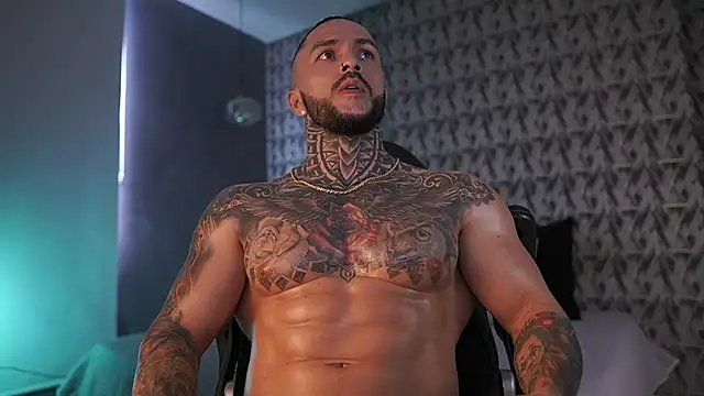 Snapshot of mariano_costa chatting on 12-22-24, 02:27 mariano costa online show from 12-22-24, 02:27