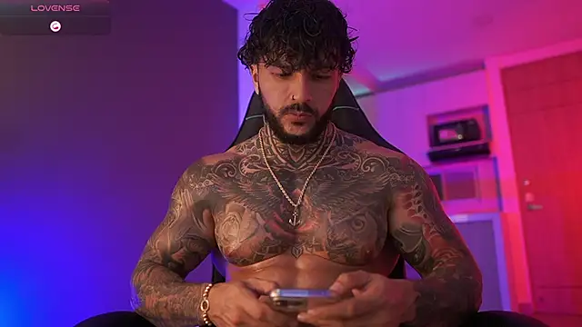 Snapshot of mariano_costa chatting on 10-13-25, 12:21 mariano costa online show from 10-13-25, 12:21