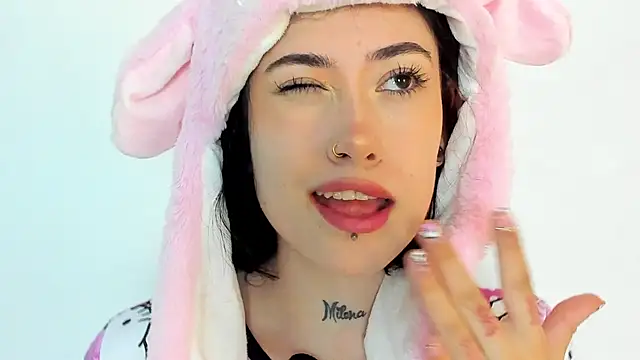 melody suarez online show from 12-27-24, 07:14